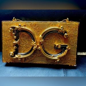 Limited edition DOLCE & GABBANA shoulder bag. Real gold threads interwoven